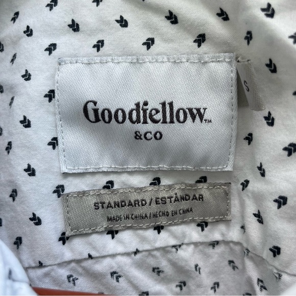 GOODFELLOW Men’s Casual White Navy Chevron Long Sleeve Button Down Size Small - Picture 3 of 12
